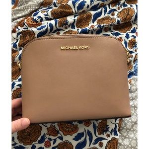 Michael Kors Light Pink Crossbody.